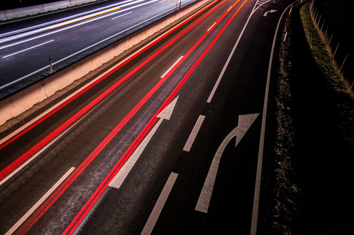 Aires d'autoroute : pourquoi le carburant y est plus cher (et comment limiter la facture)